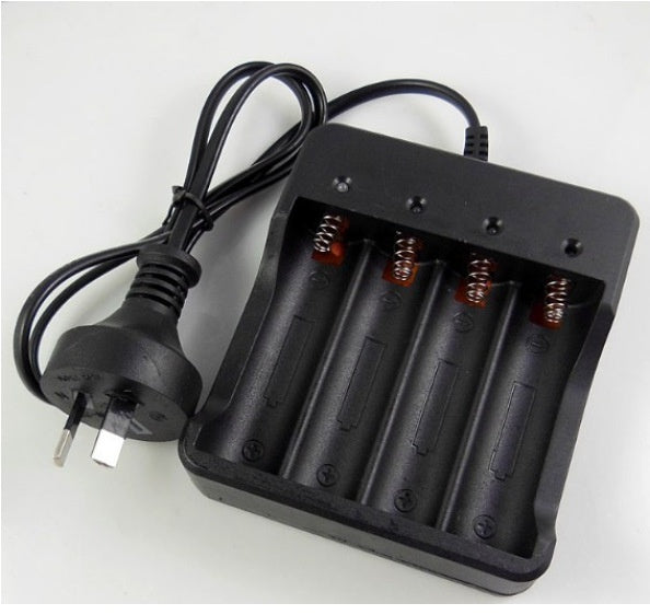 18650 charger 4-slot 18650 4-slot charger with cable bright flashlight lithium battery charger