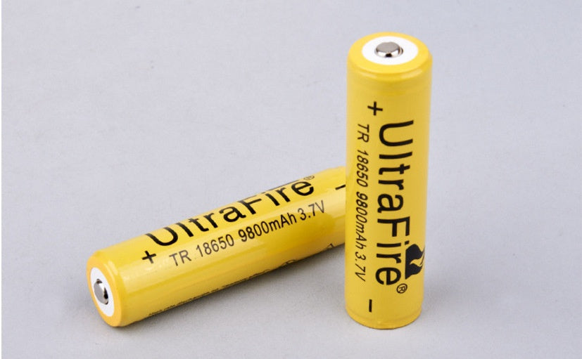 Factory wholesale genuine 18650 lithium battery 9800mAh large capacity 3.7V rechargeable flashlight battery