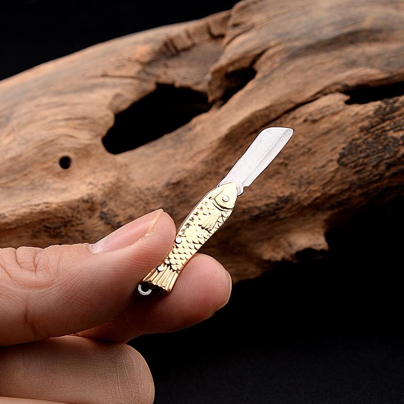 【Free gift】Knife  - Mini Folding  - Knife Legal Self-defense -  Knife Exquisite Brass  - Knife Keychain  - Demolition Express Unpacking Knife